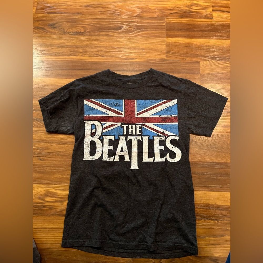 The Beatles - (British Flag) - 2016 Gray Shirt - S.